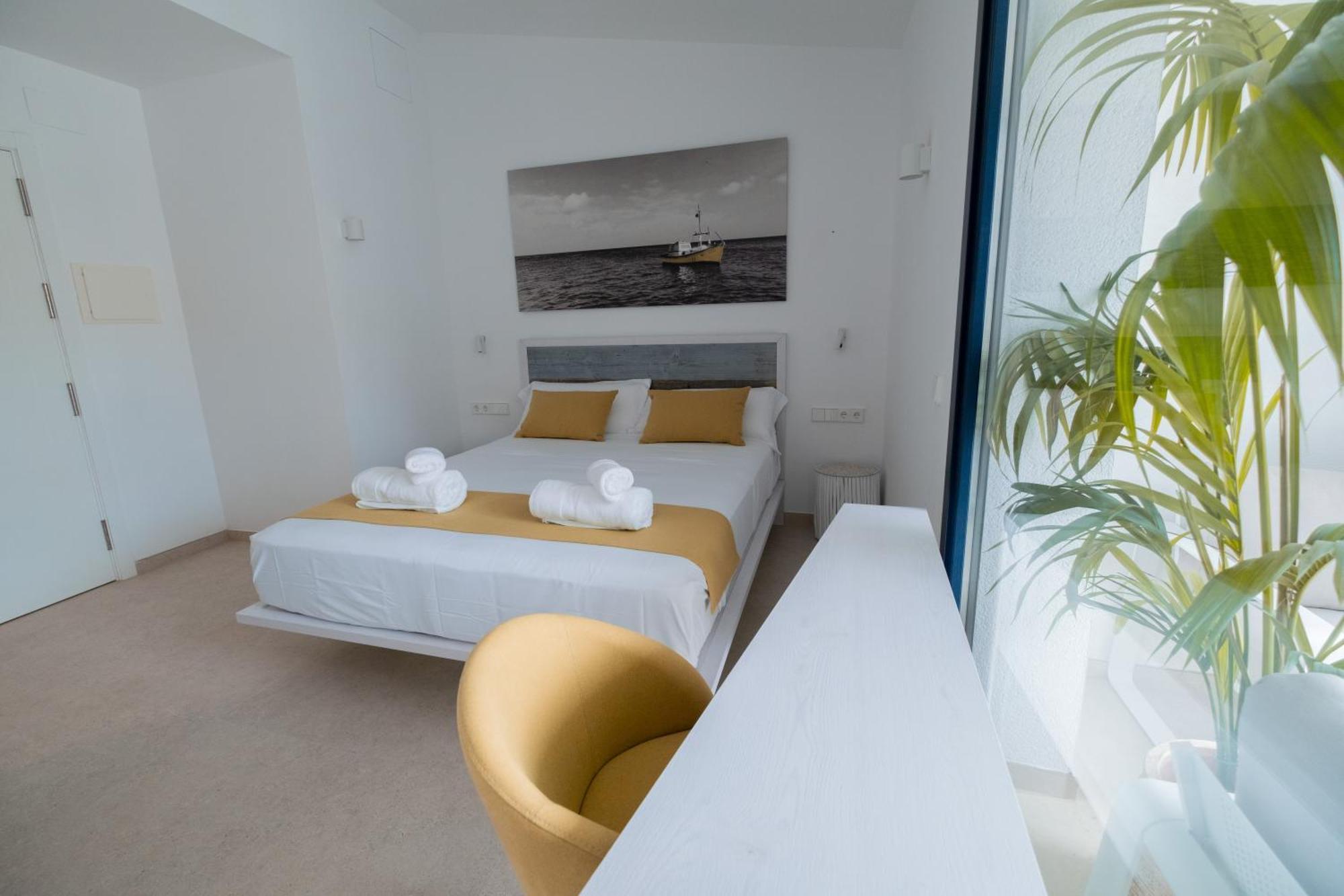 Hotel Boutique Es Blau Cadaques Luaran gambar