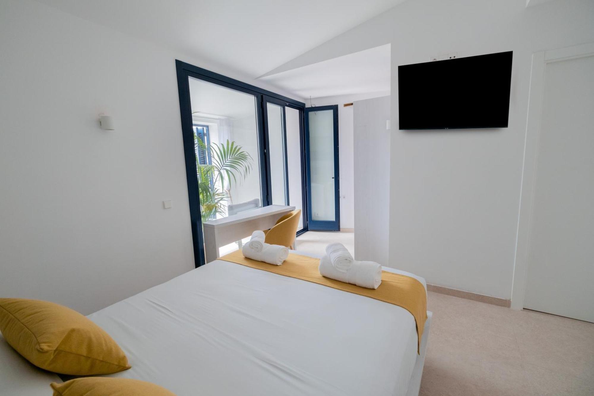Hotel Boutique Es Blau Cadaques Luaran gambar