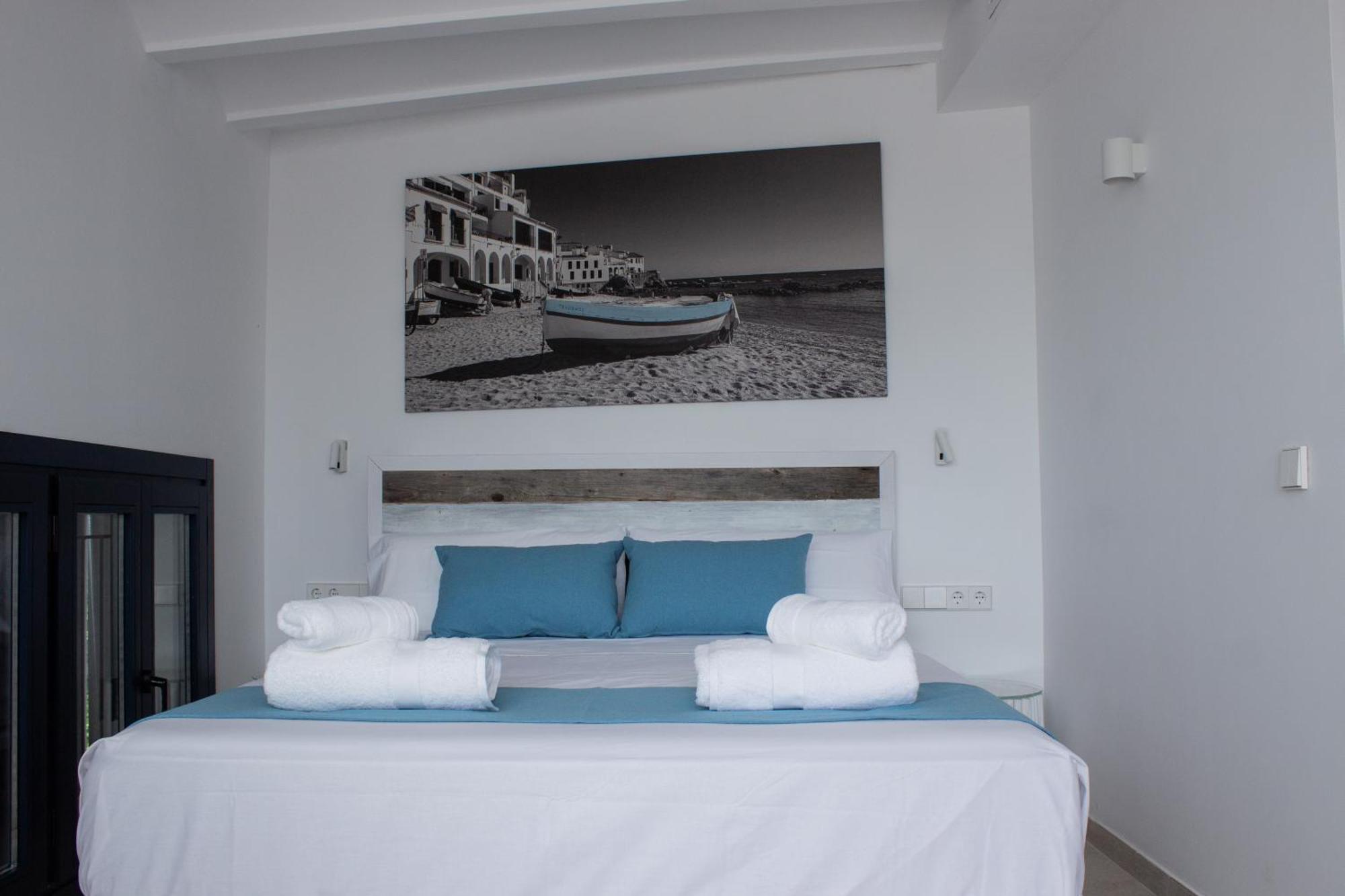 Hotel Boutique Es Blau Cadaques Luaran gambar