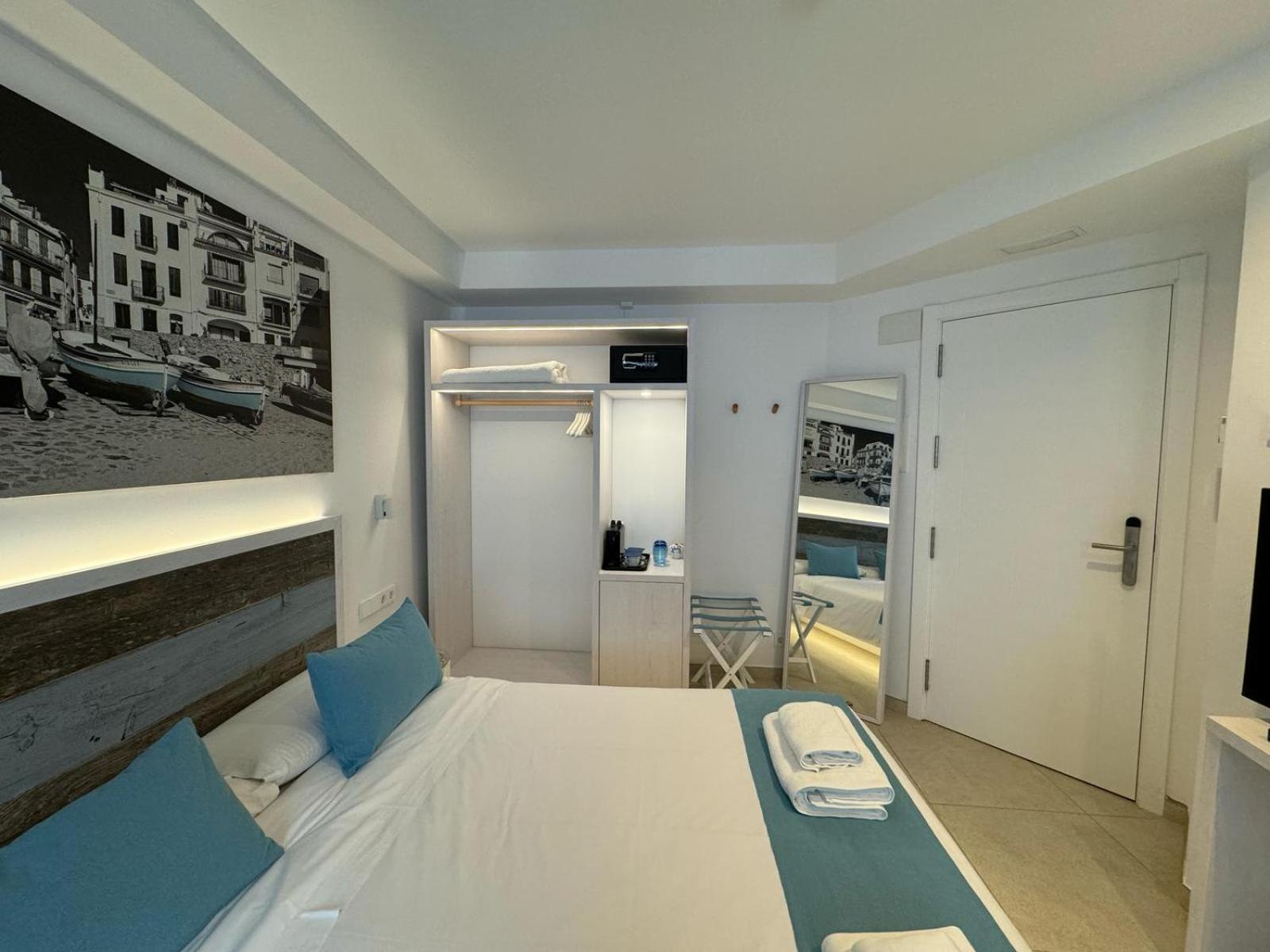 Hotel Boutique Es Blau Cadaques Luaran gambar