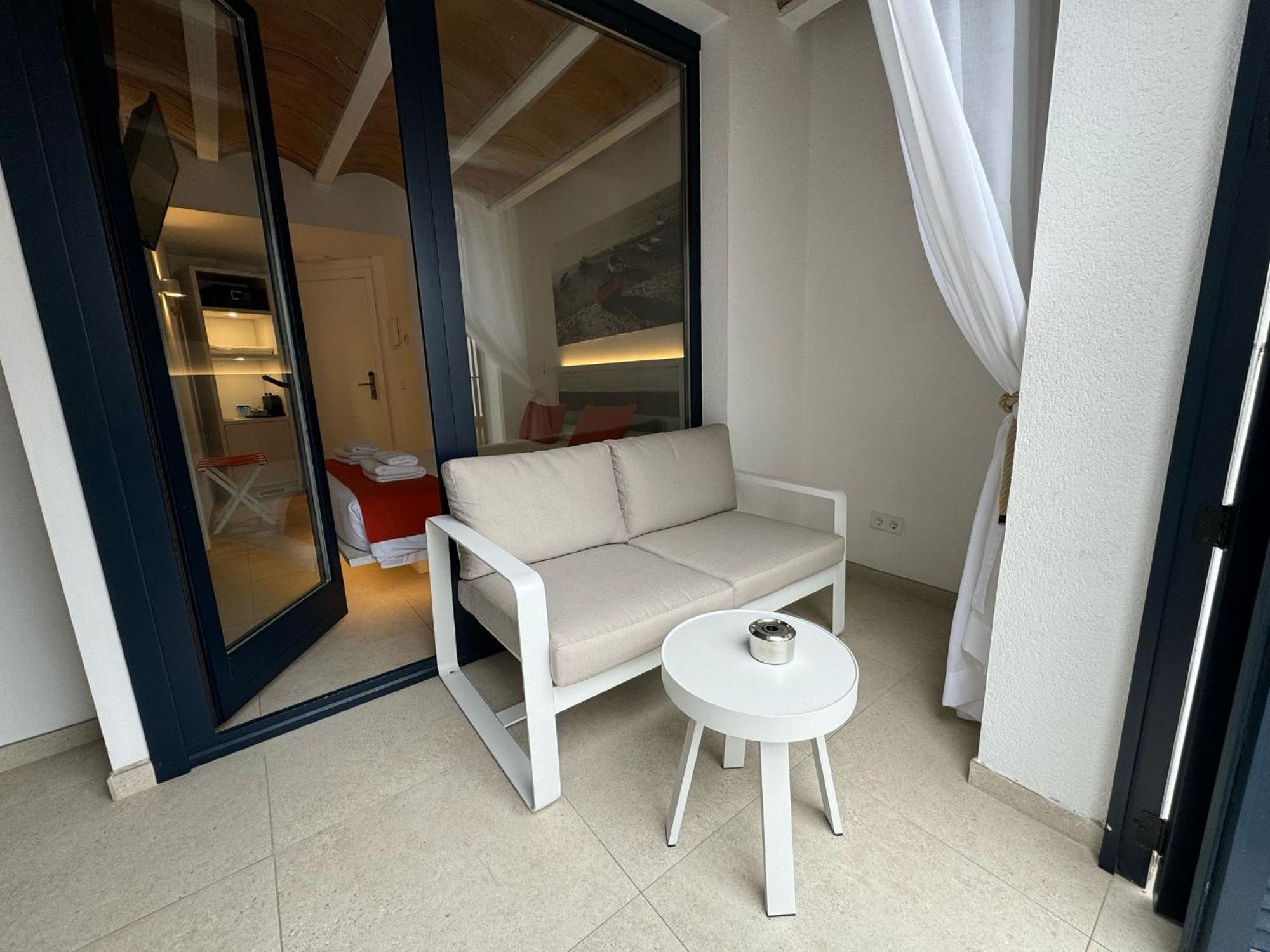 Hotel Boutique Es Blau Cadaques Luaran gambar