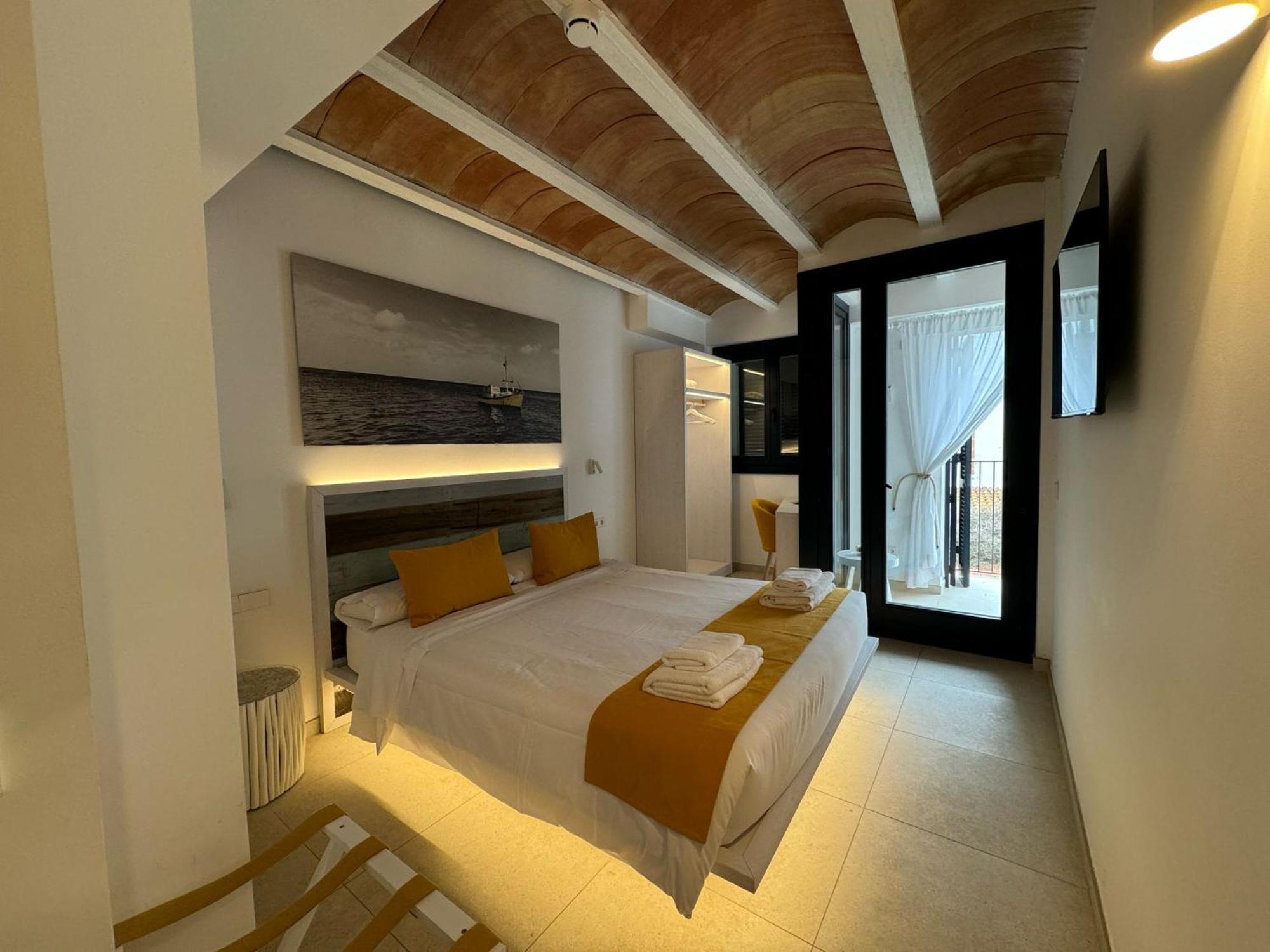 Hotel Boutique Es Blau Cadaques Luaran gambar